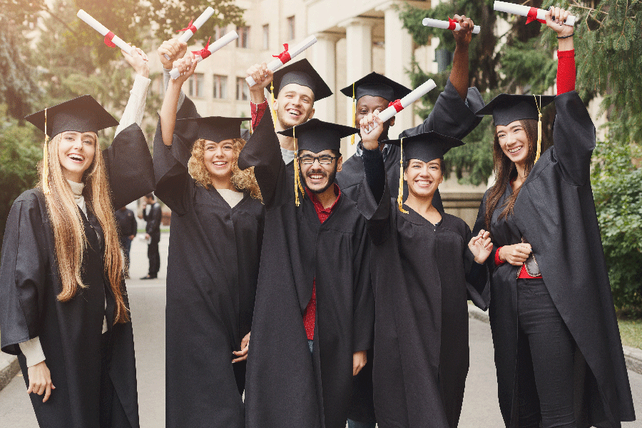 Jeunes diplômés (c) Adobe Stock