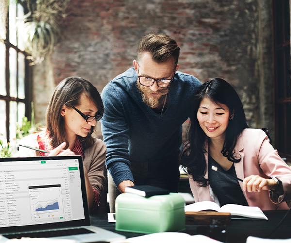 Formation en commerce et marketing (c)Adobe Stock